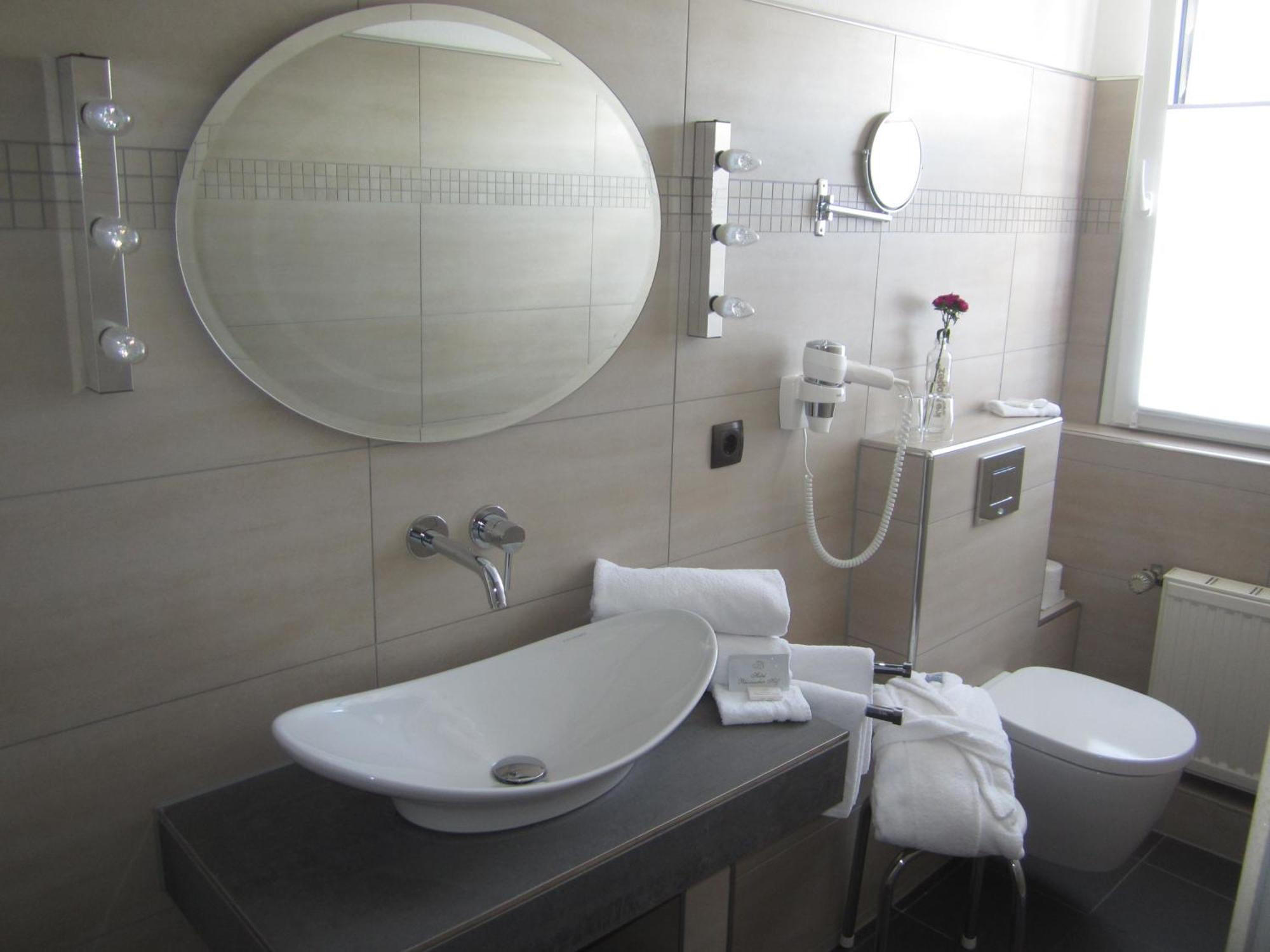 ארקלנץ Hotel Rheinischer Hof מראה חיצוני תמונה