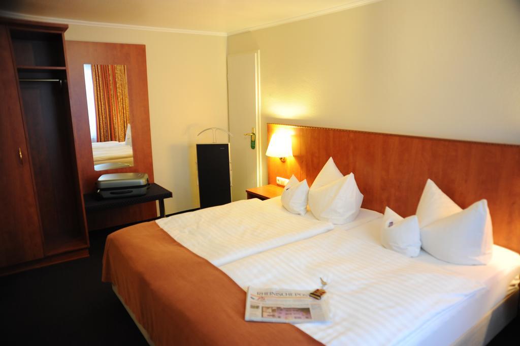ארקלנץ Hotel Rheinischer Hof מראה חיצוני תמונה